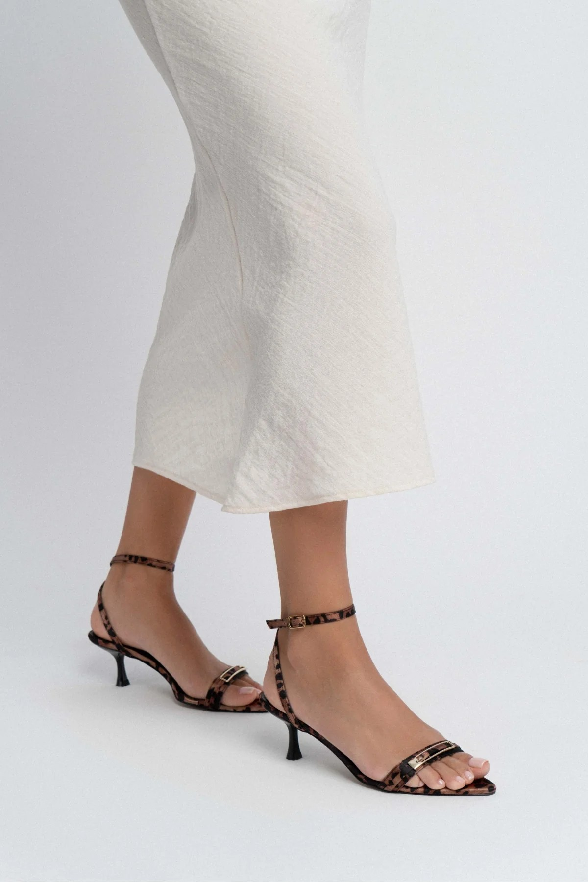 Qawe Sandals
