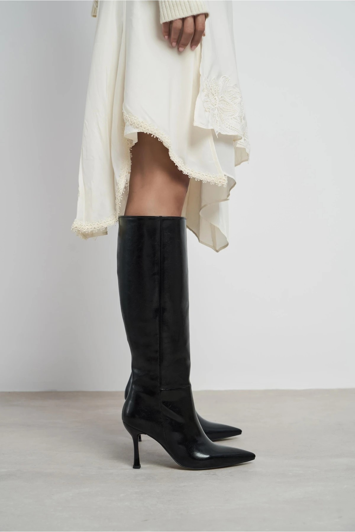 Hama Knee-High Heeled Boots