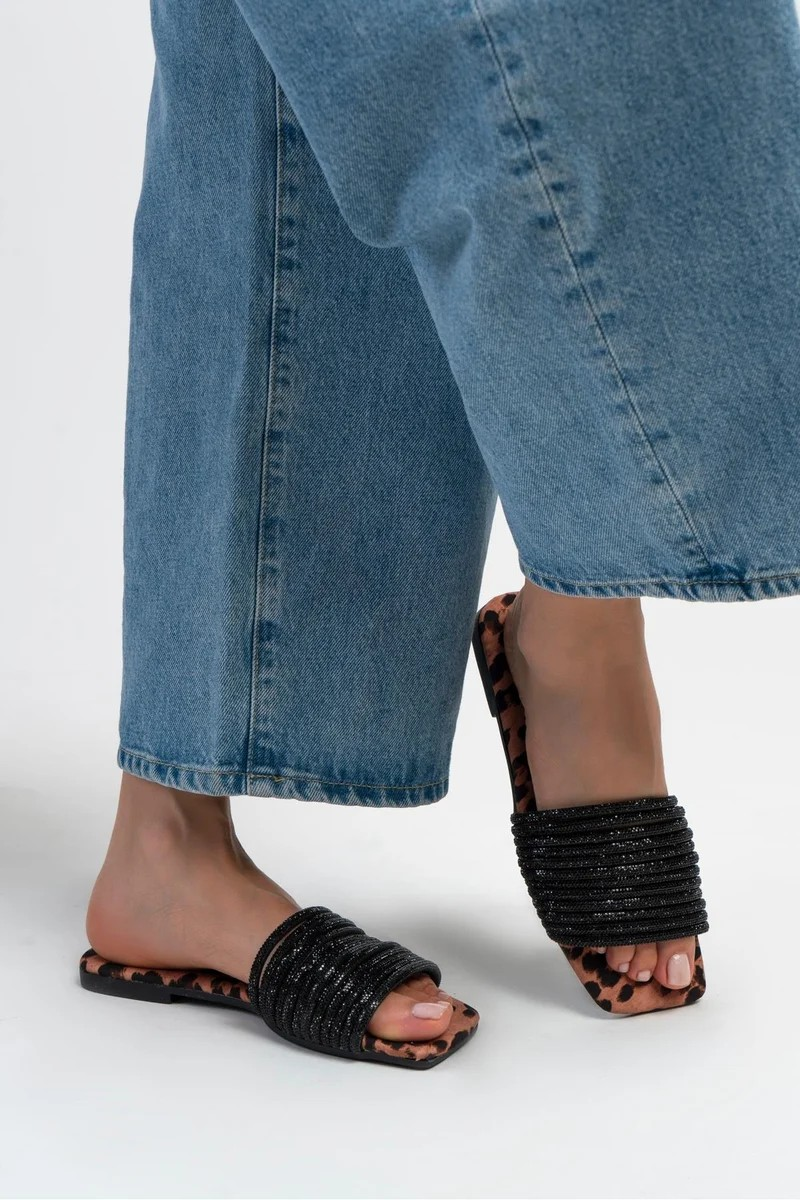 R F 001 Summer Flats