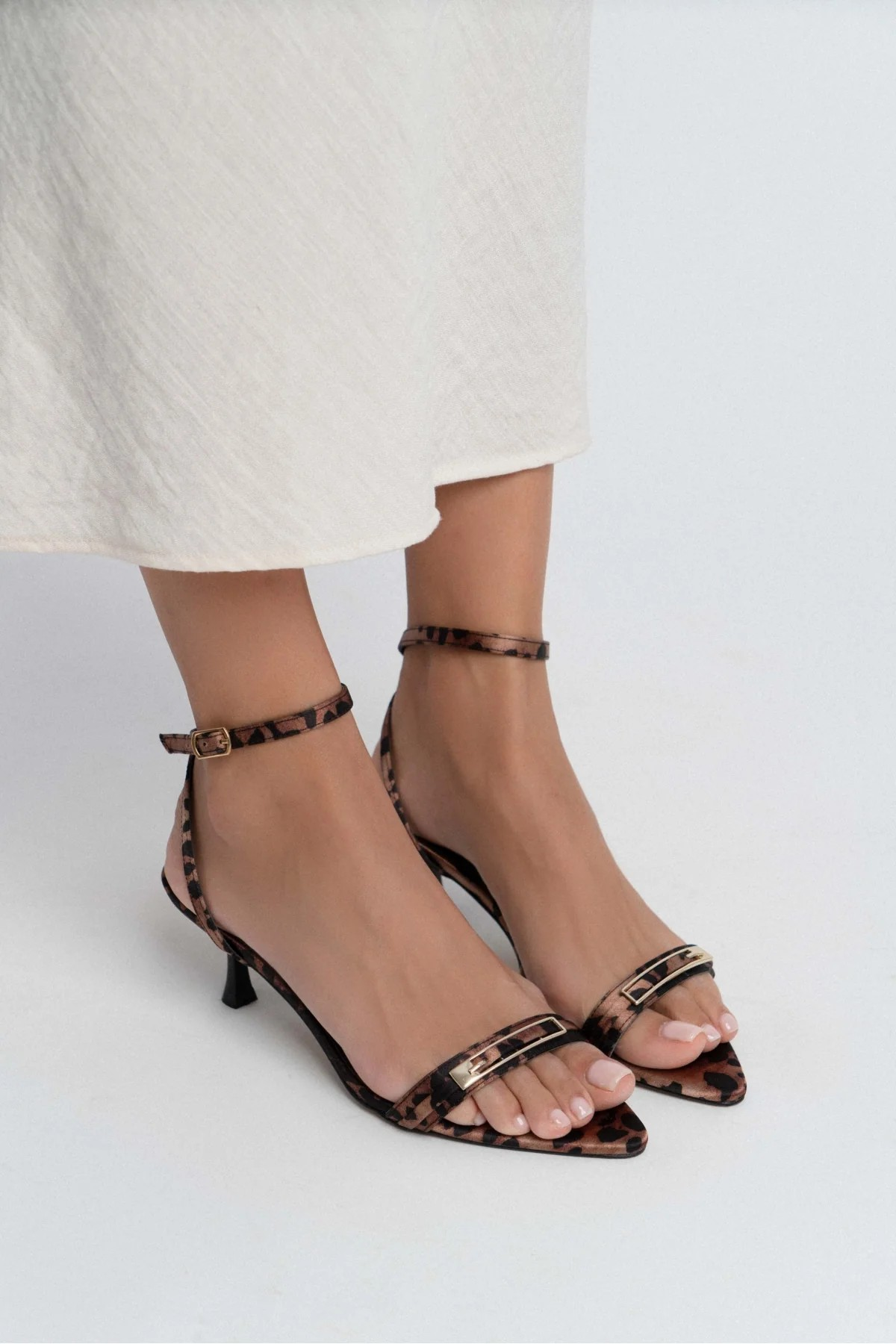 Qawe Sandals