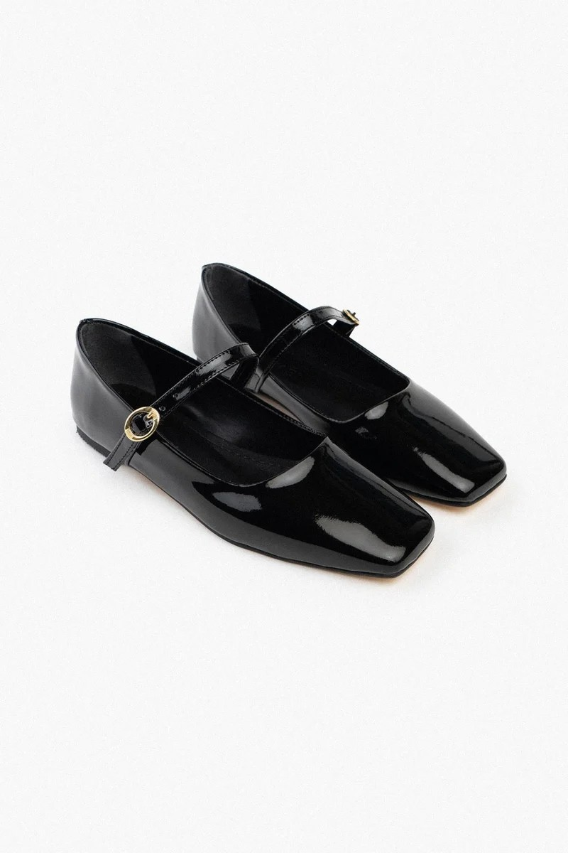 Oval ballet Flats