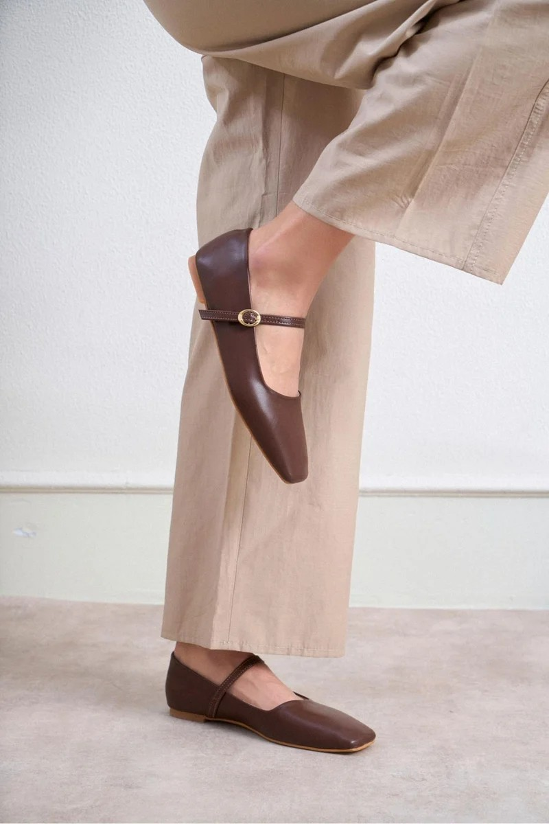 Oval ballet Flats