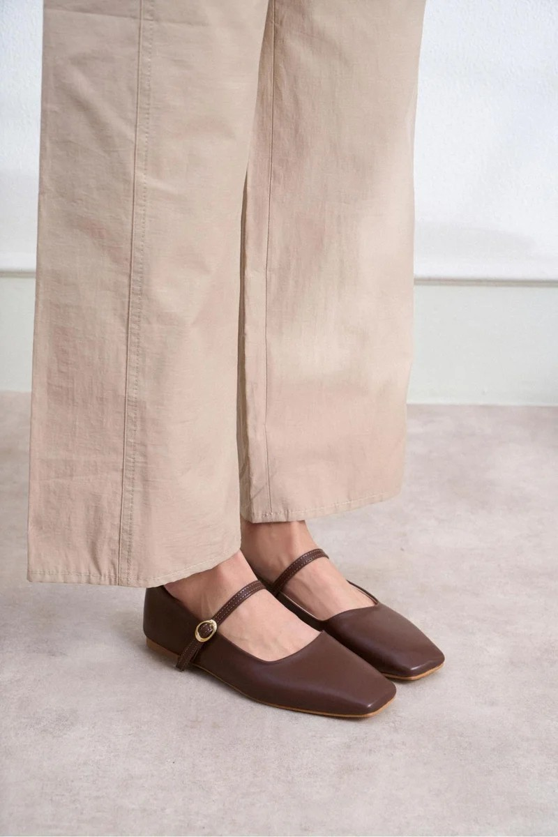 Oval ballet Flats