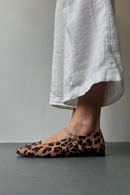 Oval ballet Flats