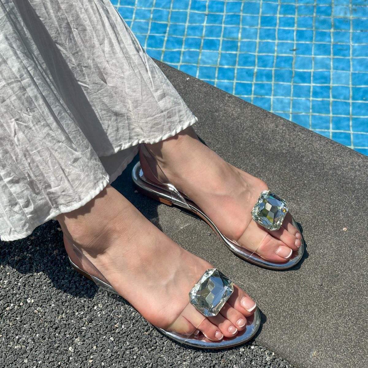 Diva Flat Sandals