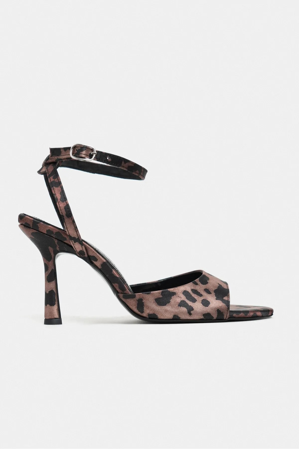 Mazi Sandals
