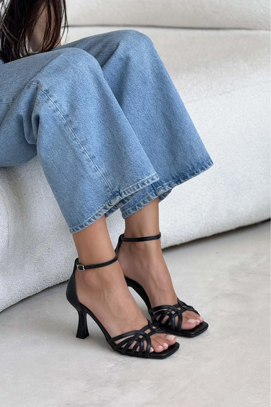 Yosa Heeled Sandals