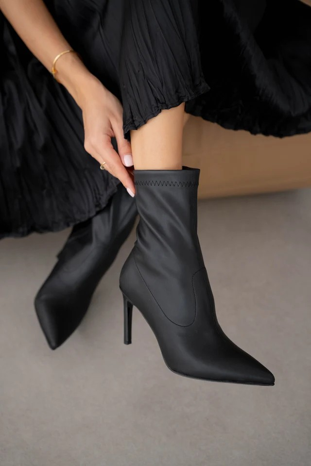 Arna Ankel Boots