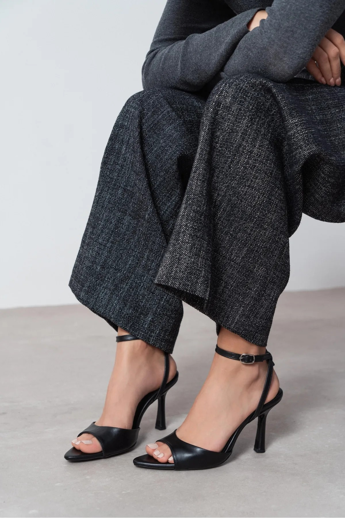Mazi Sandals