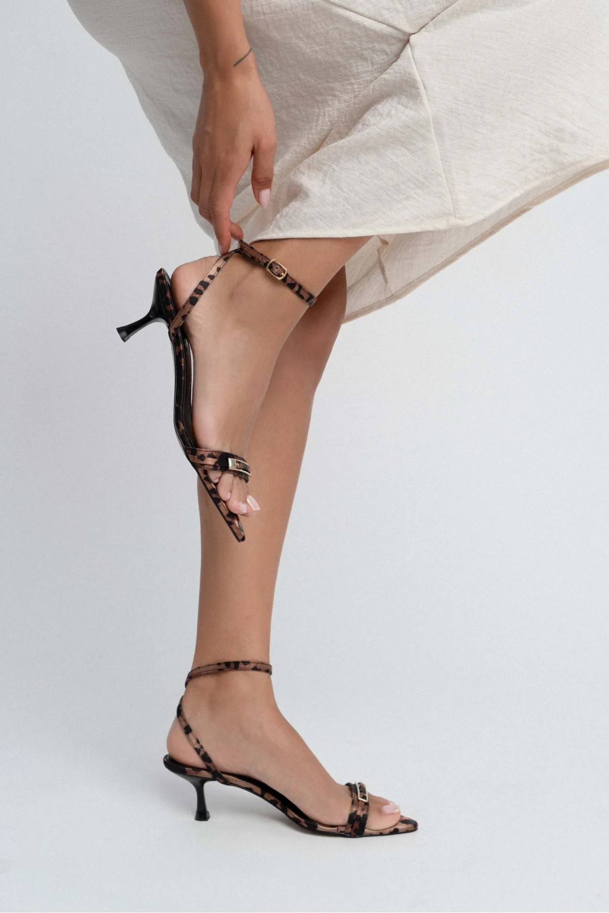 Qawe Sandals