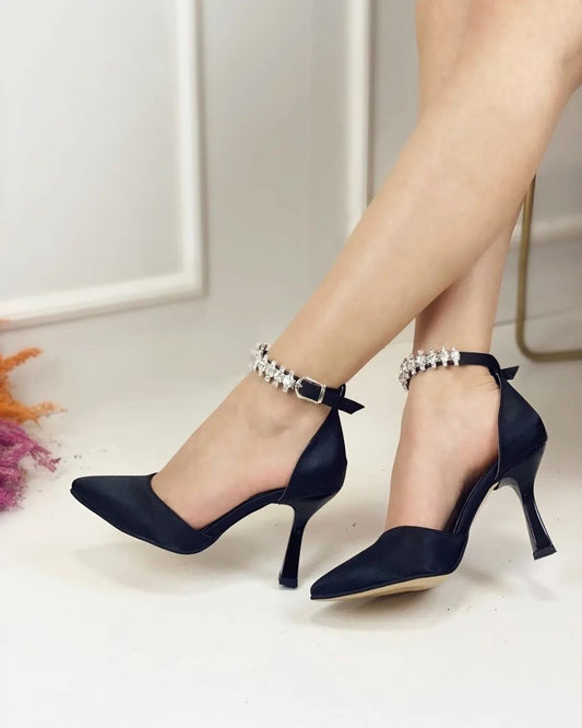Della Pumps