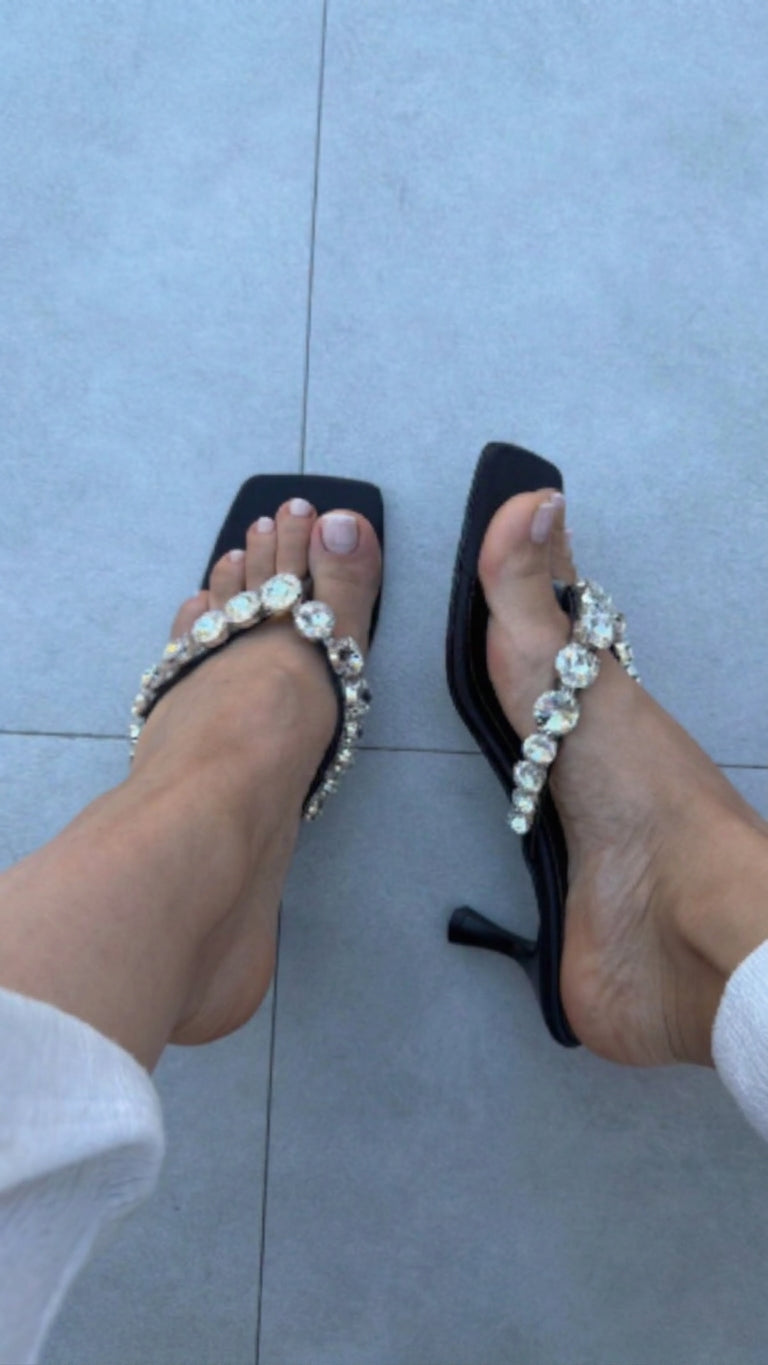 Strada Thong Mule