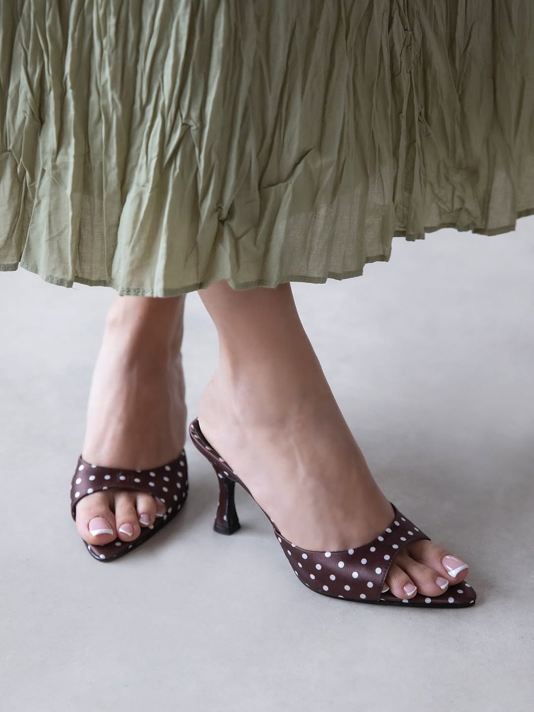 R 700 Polka Dot