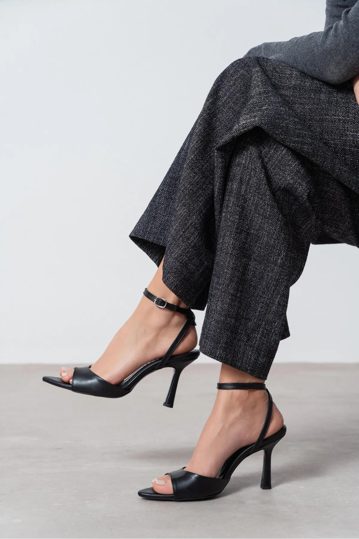 Mazi Sandals