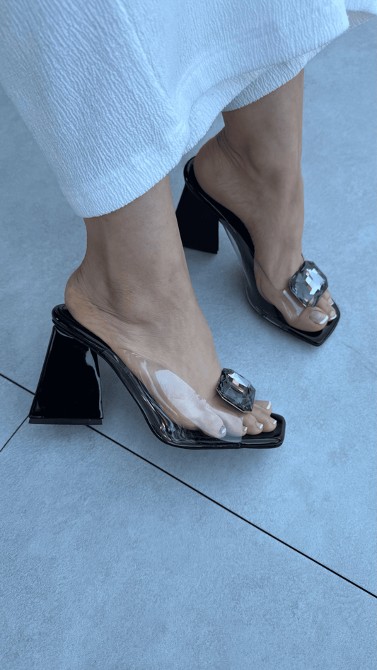 Diamond Pyramid Heels !