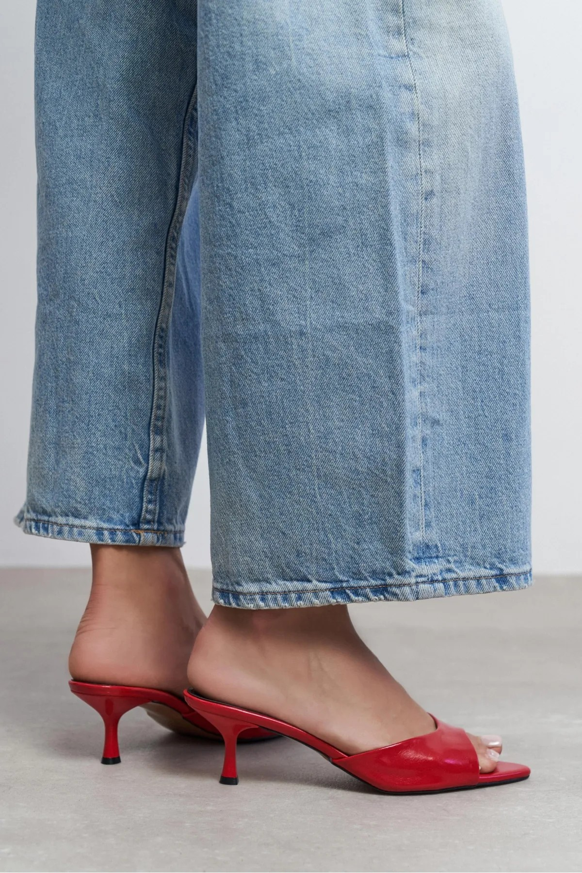Prona low heels mules