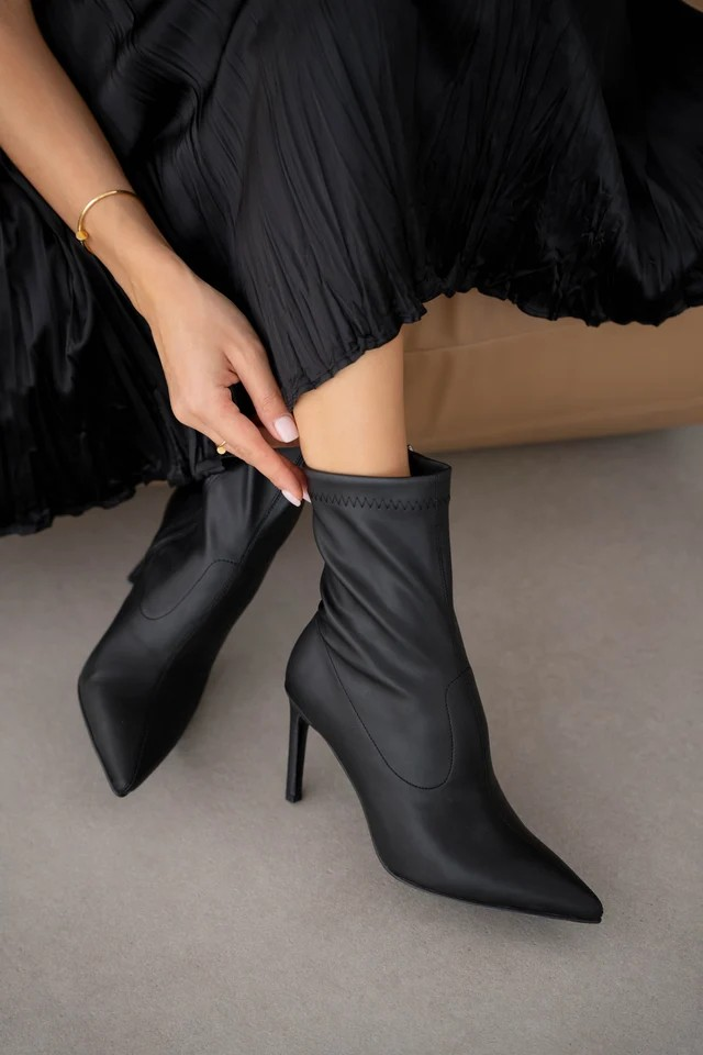 Arna Ankel boots
