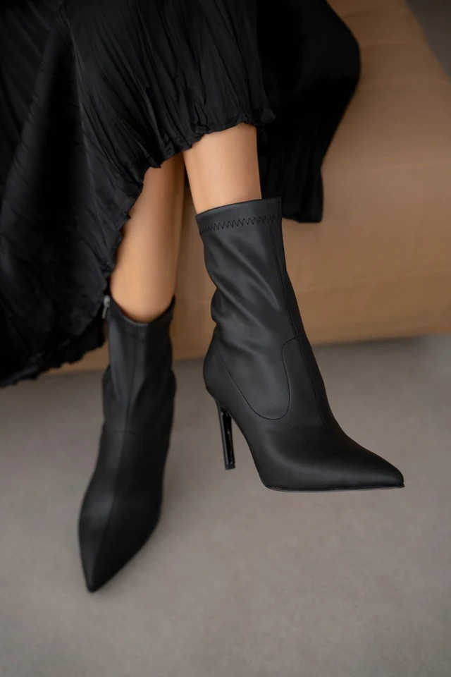 Arna Ankel Boots